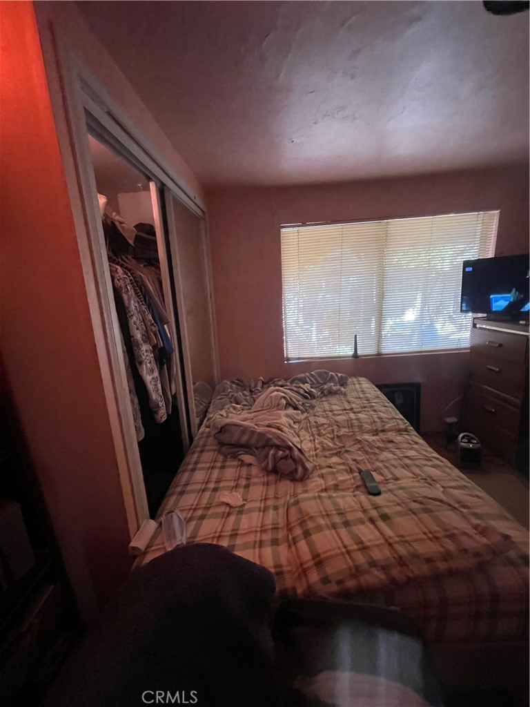 https://media.crmls.org/medias/0c0653d9-2919-4de9-a63b-1ee09c90940c.jpg?preset=X-Large