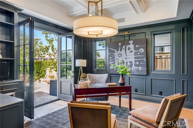 Detail Gallery Image 7 of 45 For 526 Riverside Ave, Newport Beach,  CA 92663 - 5 Beds | 6/1 Baths