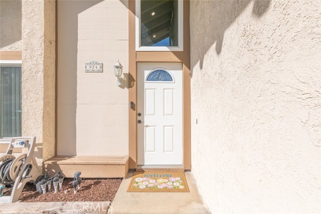 Detail Gallery Image 9 of 47 For 974 Nottingham, Corona,  CA 92880 - 4 Beds | 2/1 Baths