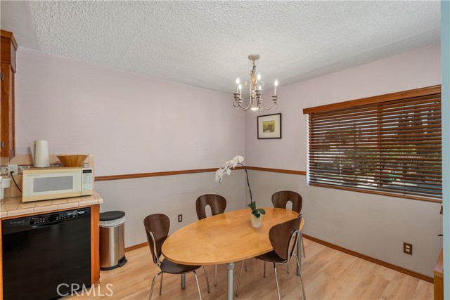 Detail Gallery Image 6 of 21 For 6133 Whitsett Ave #17,  North Hollywood,  CA 91606 - 3 Beds | 2 Baths