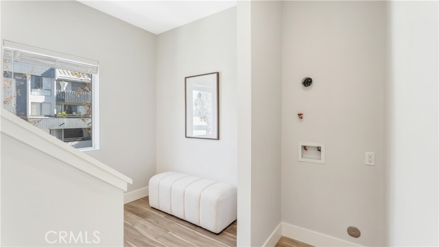1823 Westholme Ave, Los Angeles CA: https://media.crmls.org/medias/0c075761-e893-4147-a0eb-ee752f34974e.jpg