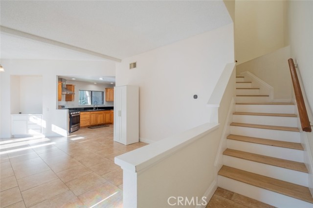 Detail Gallery Image 2 of 23 For 76 Willowcrest Ln, Pomona,  CA 91766 - 3 Beds | 2/1 Baths