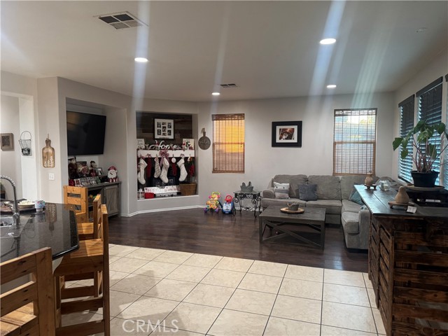 Detail Gallery Image 12 of 30 For 4300 Cloudywing, Hemet,  CA 92545 - 5 Beds | 3 Baths