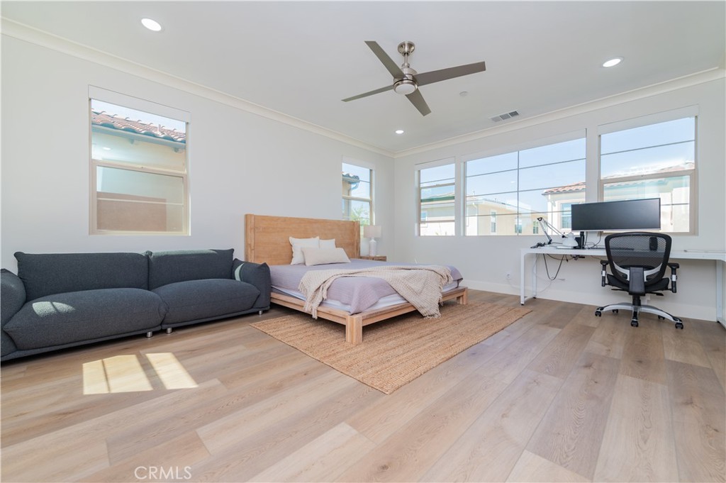 MLS #OC25248136 image #10