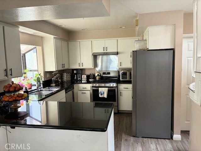 Detail Gallery Image 16 of 54 For 2249 Montrose Ave #7,  Montrose,  CA 91020 - 3 Beds | 2/1 Baths