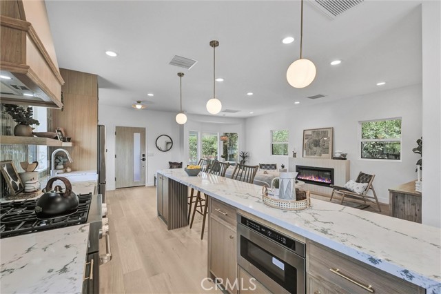 808 S Los Robles Avenue, Pasadena CA: https://media.crmls.org/medias/0c09b00d-6232-49d9-b27a-c18c759086bf.jpg