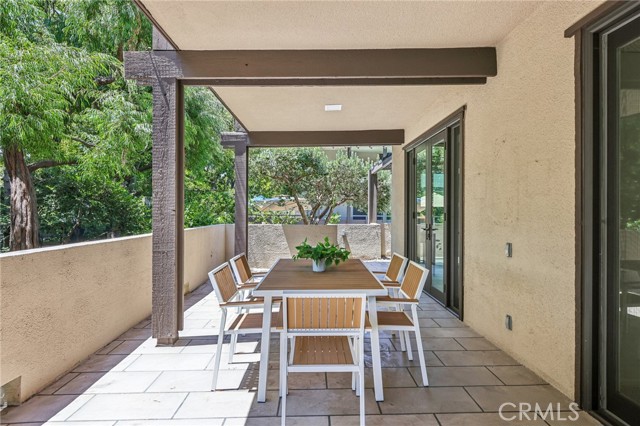 480 S Orange Grove Boulevard, Pasadena CA: https://media.crmls.org/medias/0c09d3e5-9ef9-4d47-b918-5d8402e87e10.jpg