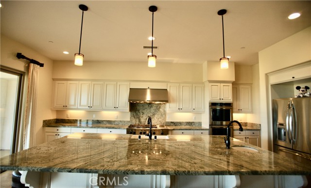 Detail Gallery Image 5 of 42 For 41907 Arbor Glen Dr., Temecula,  CA 92592 - 5 Beds | 4/1 Baths