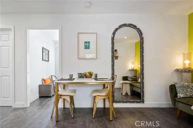 Detail Gallery Image 24 of 40 For 2317 Walgrove, Los Angeles,  CA 90066 - 4 Beds | 3 Baths