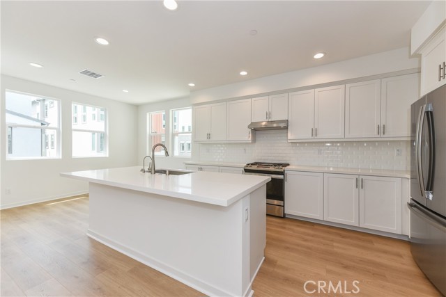 115 Allusion, Irvine CA: https://media.crmls.org/medias/0c0b8611-07d7-41c9-93c9-3feae76e7c3e.jpg