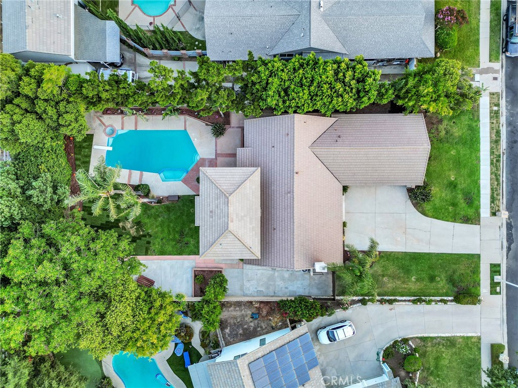 https://media.crmls.org/medias/0c0bb5de-7867-4742-ab18-3d4968a49c9f.jpg?preset=X-Large