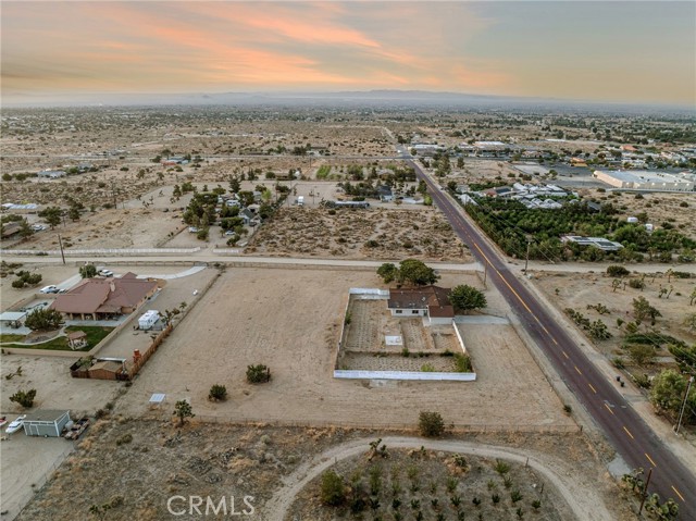 Detail Gallery Image 6 of 43 For 9474 Malpaso Rd, Phelan,  CA 92371 - 3 Beds | 2 Baths