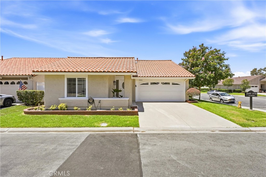 https://media.crmls.org/medias/0c0cb0fd-2c0b-4874-bc80-921d34ab6812.jpg?preset=X-Large