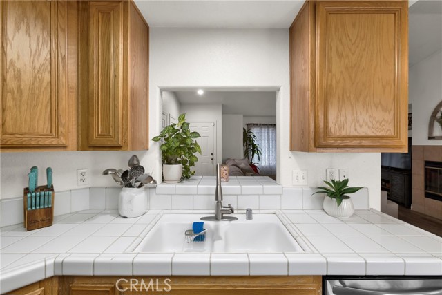 Detail Gallery Image 7 of 24 For 13061 Billings Ct, Victorville,  CA 92395 - 3 Beds | 2 Baths