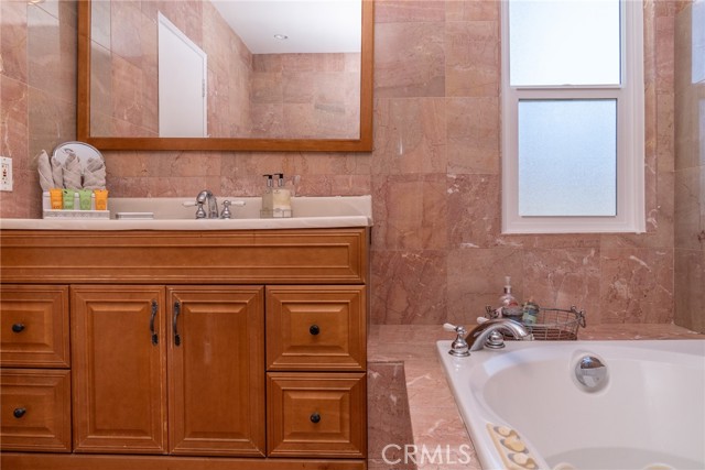 Detail Gallery Image 29 of 70 For 10660 Melvin Ave, Porter Ranch,  CA 91326 - 5 Beds | 3/1 Baths