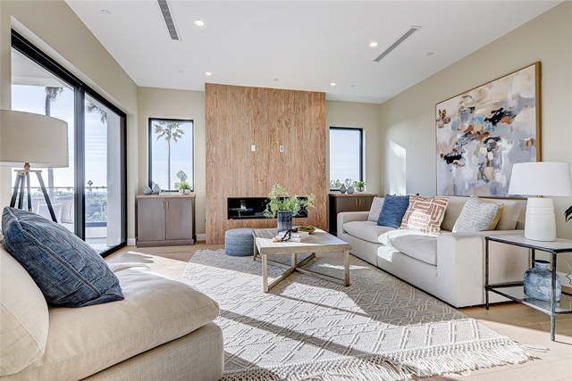 641 S Gertruda Avenue, Redondo Beach CA: https://media.crmls.org/medias/0c0e0a29-7182-4b28-b6ac-785fdfb30eb3.jpg