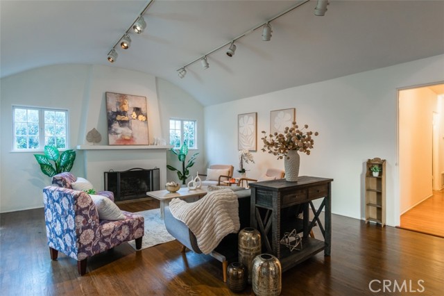 Front Image Thumbnail for CRGD25268542