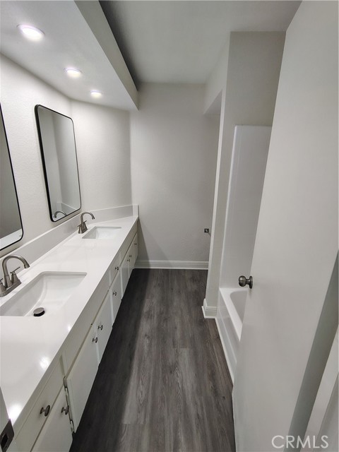 Detail Gallery Image 28 of 31 For 946 Winston Cir, Corona,  CA 92881 - 4 Beds | 3 Baths