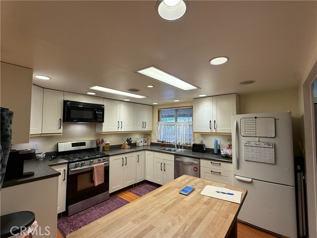 Image 5 of 26 For 2601 Victoria Street 373