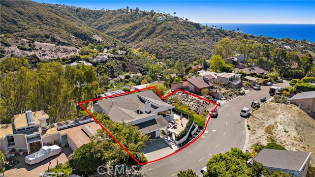 1414 Morningside Drive, Laguna Beach CA: https://media.crmls.org/medias/0c0fe94f-fe49-46f7-b04e-467b3e043c1f.jpg
