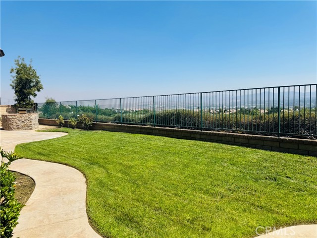 26480 Valley Oak Lane, Valencia CA: https://media.crmls.org/medias/0c100bf3-c30e-4058-a09c-1aabe68ed9b9.jpg
