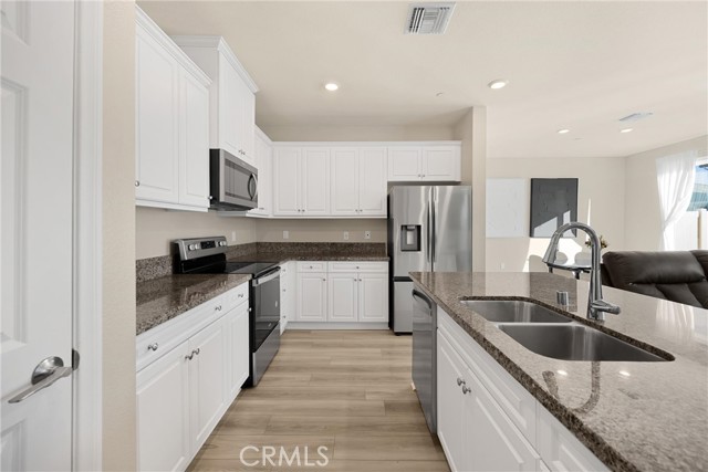 Detail Gallery Image 8 of 24 For 29146 Hondo Ln, Winchester,  CA 92596 - 3 Beds | 2 Baths