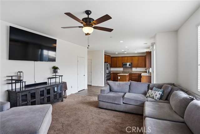 Detail Gallery Image 12 of 37 For 29538 Major League, Lake Elsinore,  CA 92530 - 3 Beds | 2/1 Baths