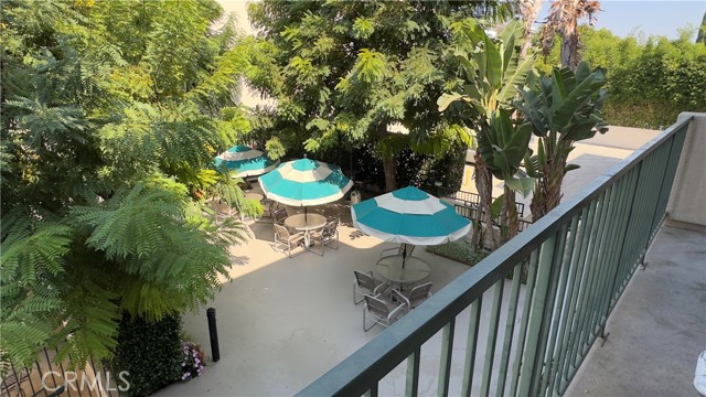 4501 Cedros Avenue, Sherman Oaks CA: https://media.crmls.org/medias/0c1170a6-a359-4c59-8aee-b14c90eb99a4.jpg