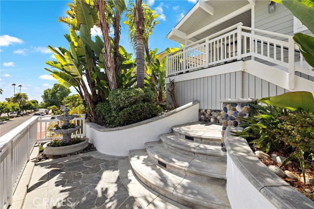 Detail Gallery Image 3 of 61 For 204 Esplanade, San Clemente,  CA 92672 - 4 Beds | 2/1 Baths