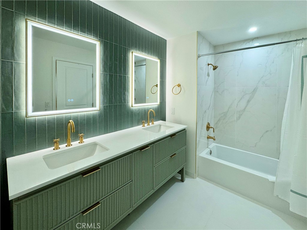 MLS #OC25244516 image #39