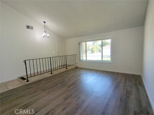 Detail Gallery Image 8 of 8 For 270 W Campus View Dr, Riverside,  CA 92507 - 4 Beds | 2 Baths