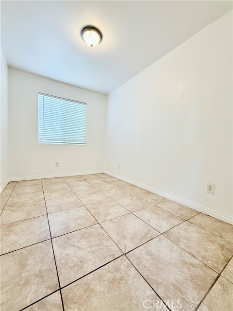 Detail Gallery Image 6 of 22 For 17232 Ceres, Fontana,  CA 92335 - 4 Beds | 2 Baths