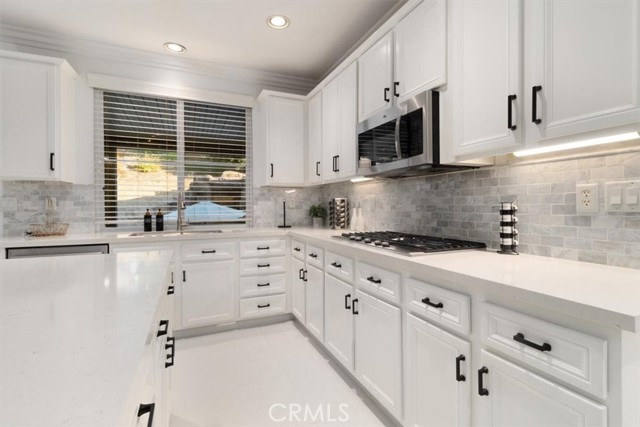 Detail Gallery Image 28 of 69 For 27569 Bottle Brush, Murrieta,  CA 92562 - 4 Beds | 2/1 Baths