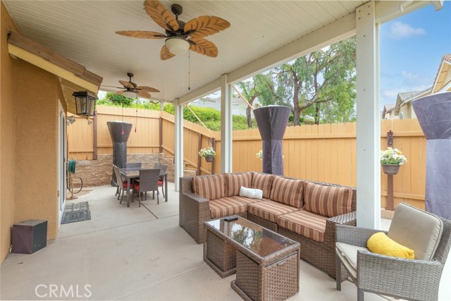 560 Shenandoah Road, Corona CA: https://media.crmls.org/medias/0c141afa-e89f-4e4c-a919-d6ef8988f744.jpg