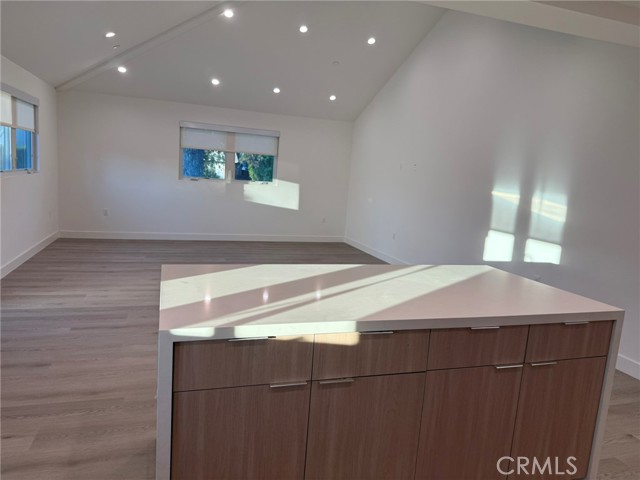 Detail Gallery Image 6 of 22 For 5972 Jamieson Ave, Encino,  CA 91316 - 3 Beds | 3 Baths