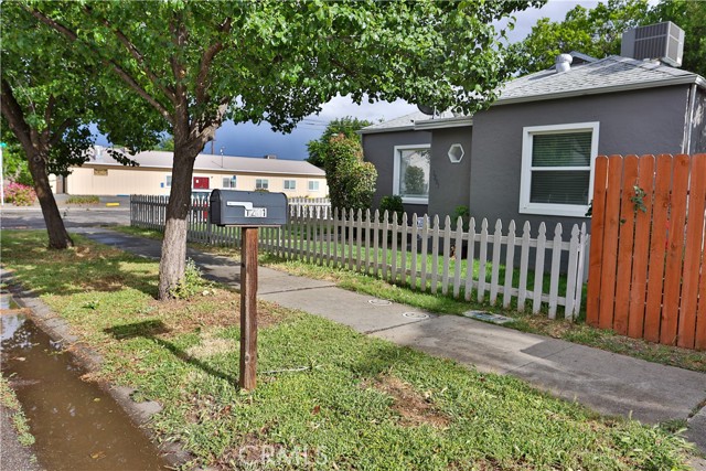 Detail Gallery Image 7 of 33 For 1201 South St, Corning,  CA 96021 - 5 Beds | 1/1 Baths