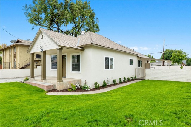 Detail Gallery Image 2 of 37 For 3882 Taft St, Riverside,  CA 92503 - 3 Beds | 2 Baths