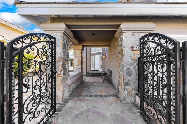 2712 N Roxbury Street, Orange CA: https://media.crmls.org/medias/0c166676-ac22-43a6-a2b1-08d5b145261b.jpg