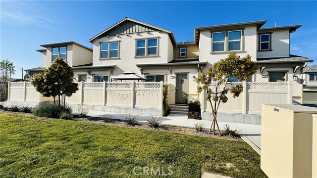 Detail Gallery Image 2 of 23 For 1376 Chervil Way, Upland,  CA 91786 - 2 Beds | 2/1 Baths