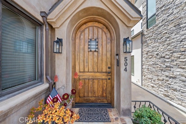 Detail Gallery Image 3 of 22 For 504 Avocado Ave, Corona Del Mar,  CA 92625 - 3 Beds | 3 Baths