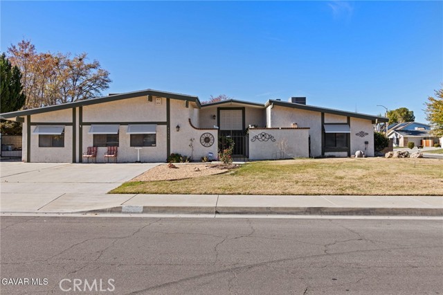 Detail Gallery Image 3 of 28 For 43759 W 27th Street, Lancaster,  CA 93536 - 4 Beds | 2 Baths