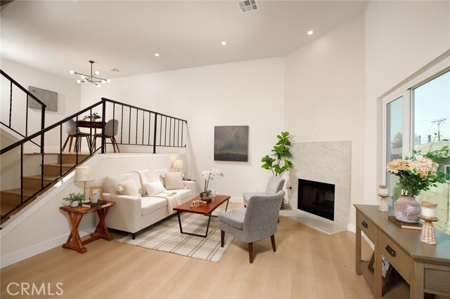 Detail Gallery Image 3 of 28 For 10141 Samoa Ave #25,  Tujunga,  CA 91042 - 2 Beds | 3 Baths