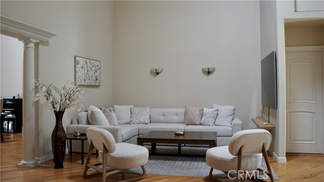 Detail Gallery Image 15 of 32 For 925 Sherlock Dr, Burbank,  CA 91501 - 3 Beds | 3 Baths