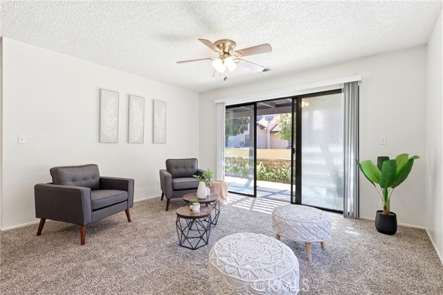 Detail Gallery Image 2 of 29 For 19077 Elm, Apple Valley,  CA 92308 - 2 Beds | 2 Baths