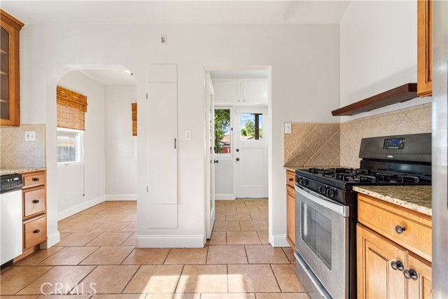 3007 Park Way, Bakersfield CA: https://media.crmls.org/medias/0c17ee6c-a384-49e1-bddf-3cab7eef1874.jpg