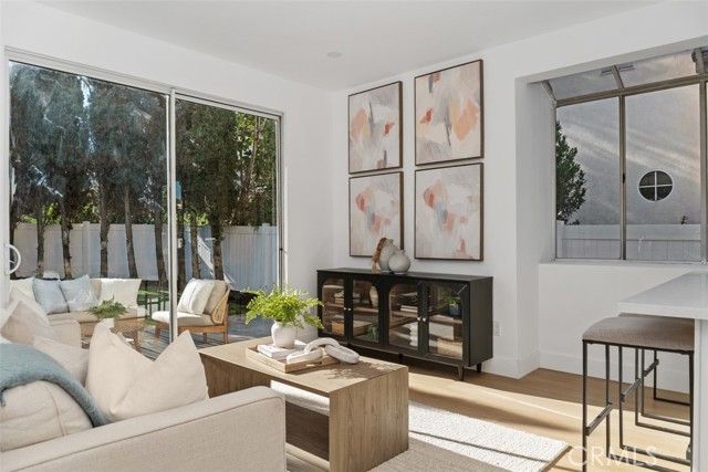 32 Comiso, Irvine CA: https://media.crmls.org/medias/0c18a9fd-a0ed-44d4-80b1-31f66e729f37.jpg