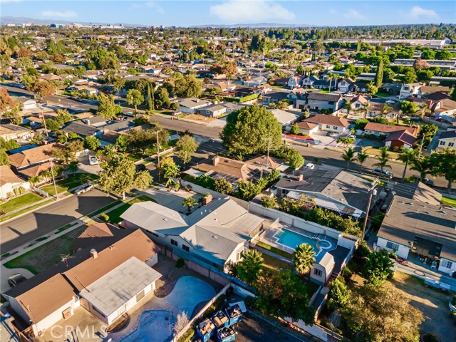 645 S Archer Street, Anaheim CA: https://media.crmls.org/medias/0c191eb8-eb16-47d0-a1f7-fe107759398a.jpg