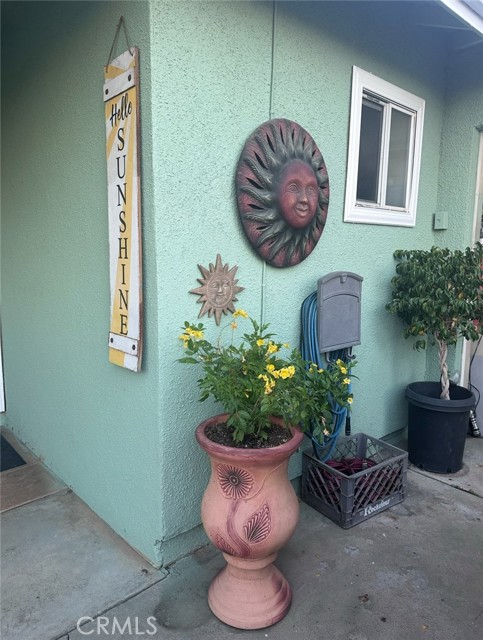 Detail Gallery Image 4 of 24 For 114 S Encina, Rialto,  CA 92376 - 4 Beds | 1 Baths