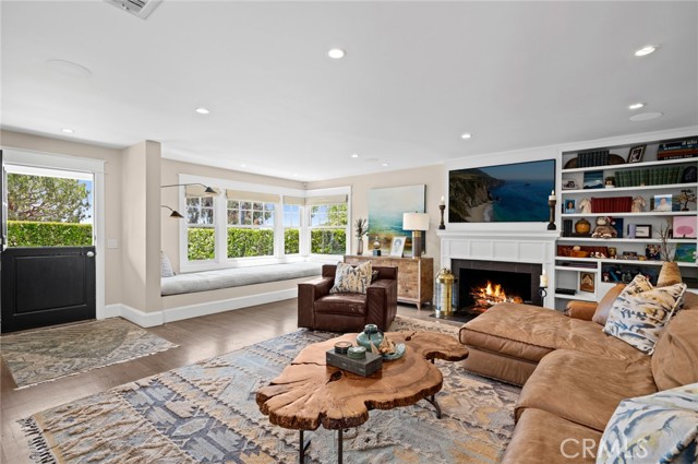620 Brooks Street, Laguna Beach CA: https://media.crmls.org/medias/0c195905-7148-4d7d-ac66-2e6a326a2a93.jpg