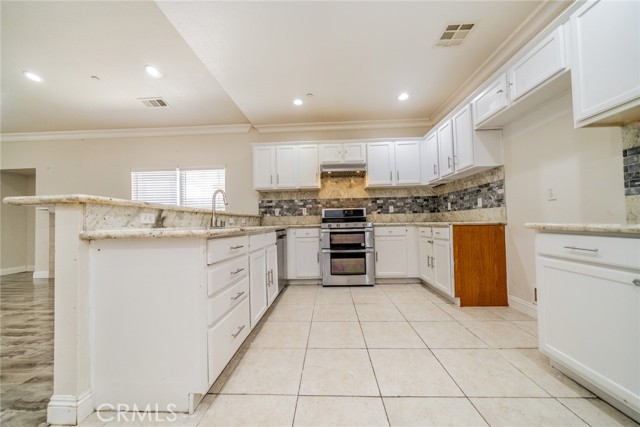 7404 Marshall Court, Highland CA: https://media.crmls.org/medias/0c19c39a-9c41-4132-89c5-b8ce4488b165.jpg